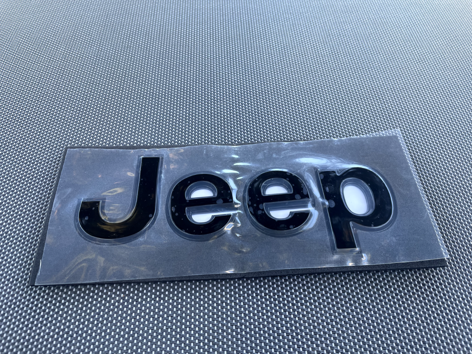 Jeep 1 (one) 2018-2024 Wrangler/Gladiator Fender w/ Back Outline Emblem Badge - Black
