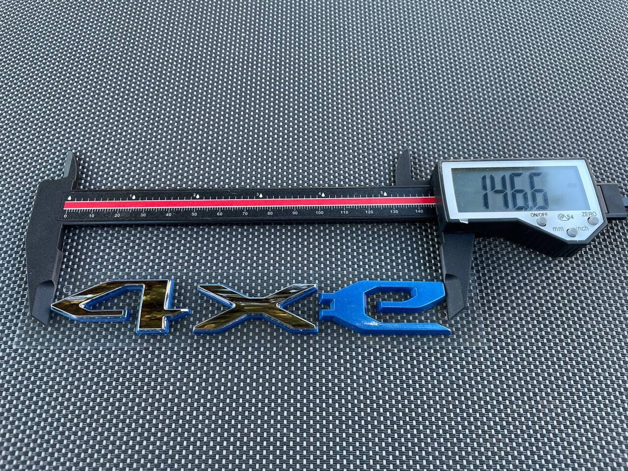 NEW - 2020-24 - 68412009AB - JEEP WRANGLER 4XE TAILGATE SILVER GRAY EMBLEM